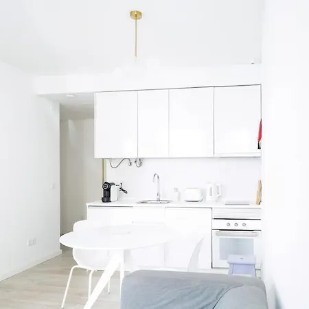 아파트 King Bed W/ Terrace. Perfect Location. Beach Close *