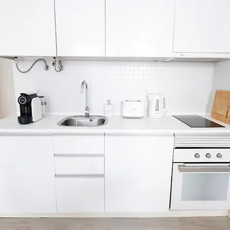 아파트 King Bed W/ Terrace. Perfect Location. Beach Close *
