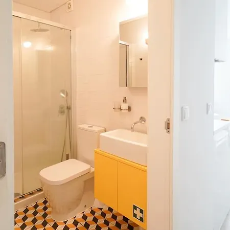 아파트 King Bed W/ Terrace. Perfect Location. Beach Close *